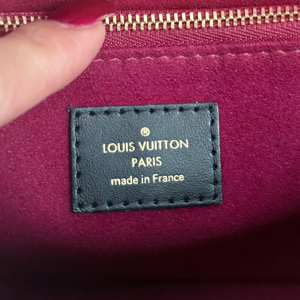 Louis Vuitton Passy handbag - Picture 14 of 17